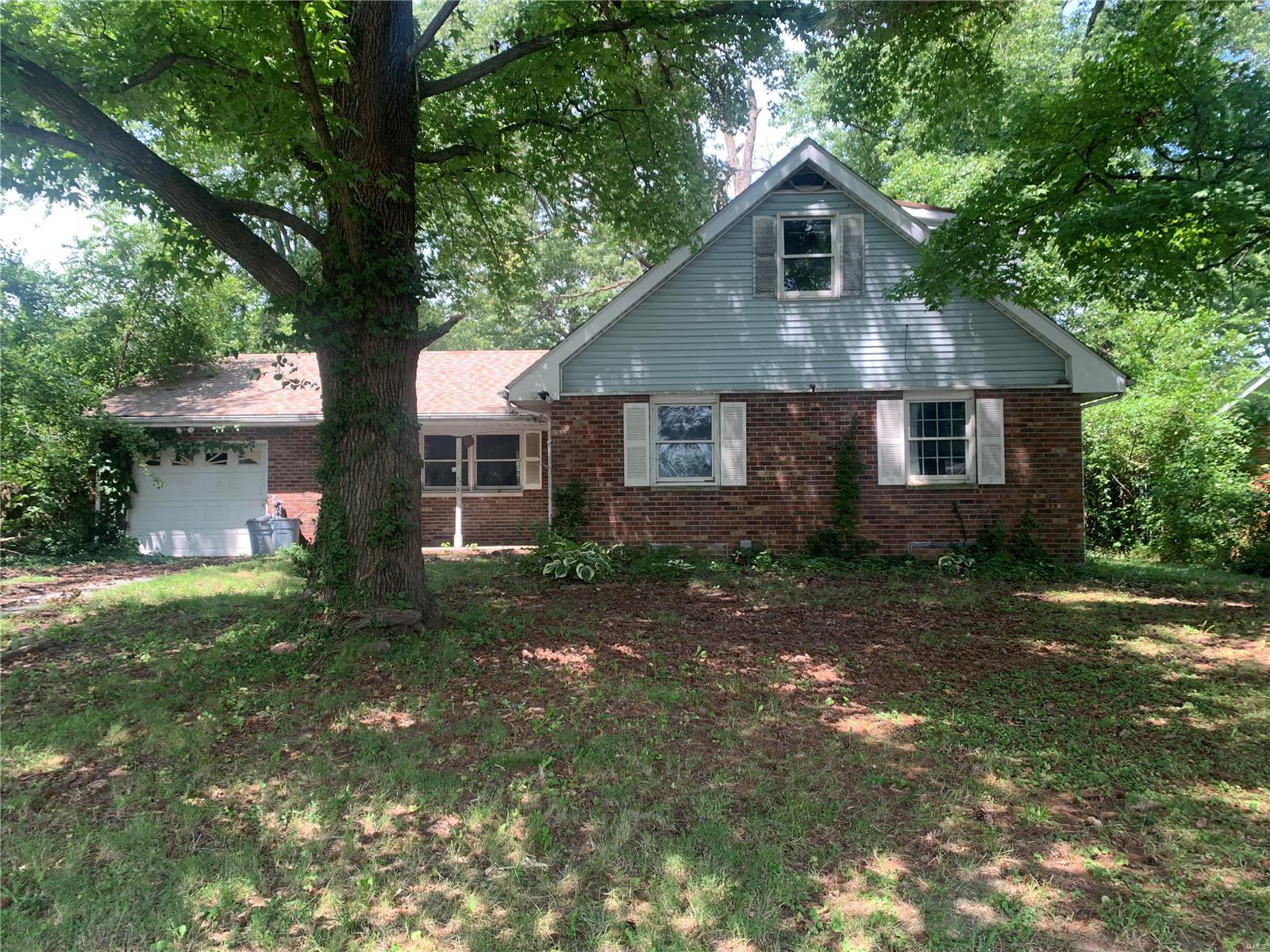 4 Bedroom, 1,845 sq. feet 812 Enos Lane Godfrey, IL