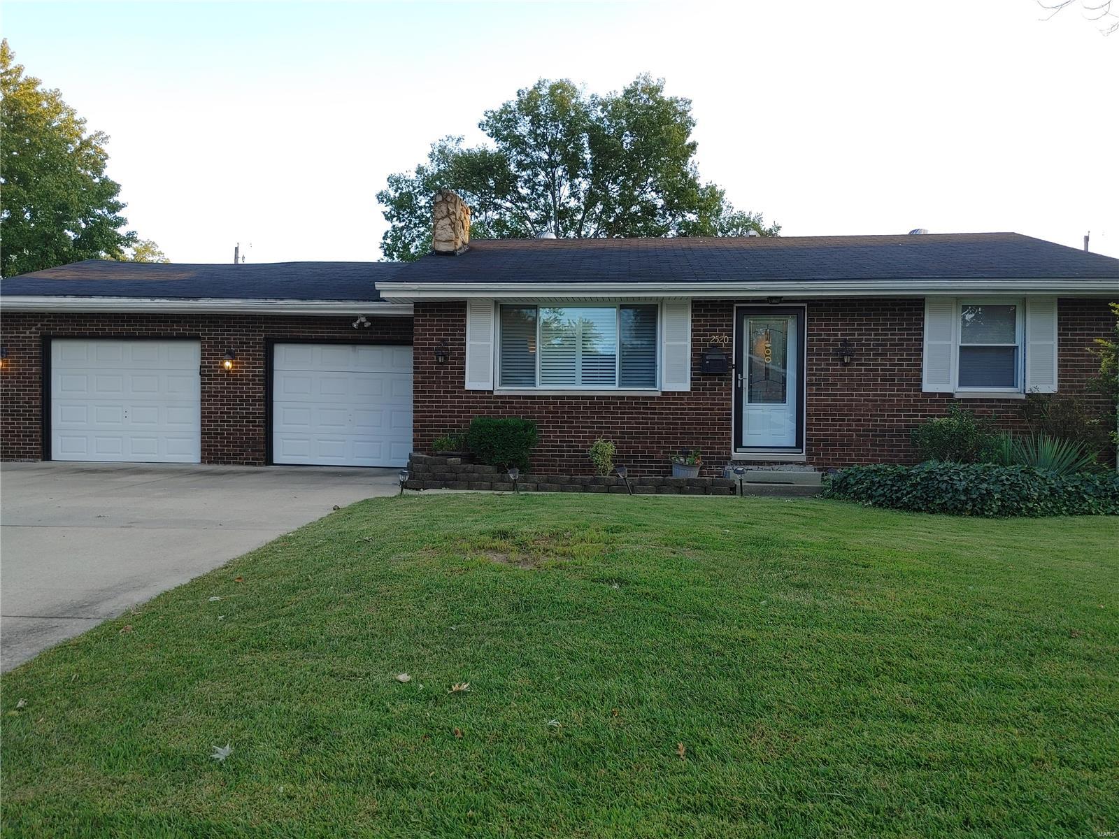 4 Bedroom, 2,178 sq. feet 2520 Roney Drive Granite City, IL