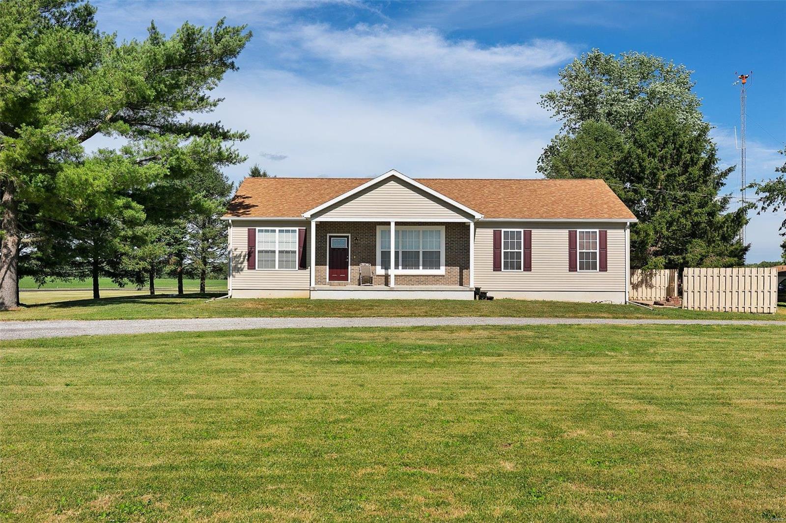 3 Bedroom, 1,710 sq. feet 9810 Beacon Street St Jacob, IL