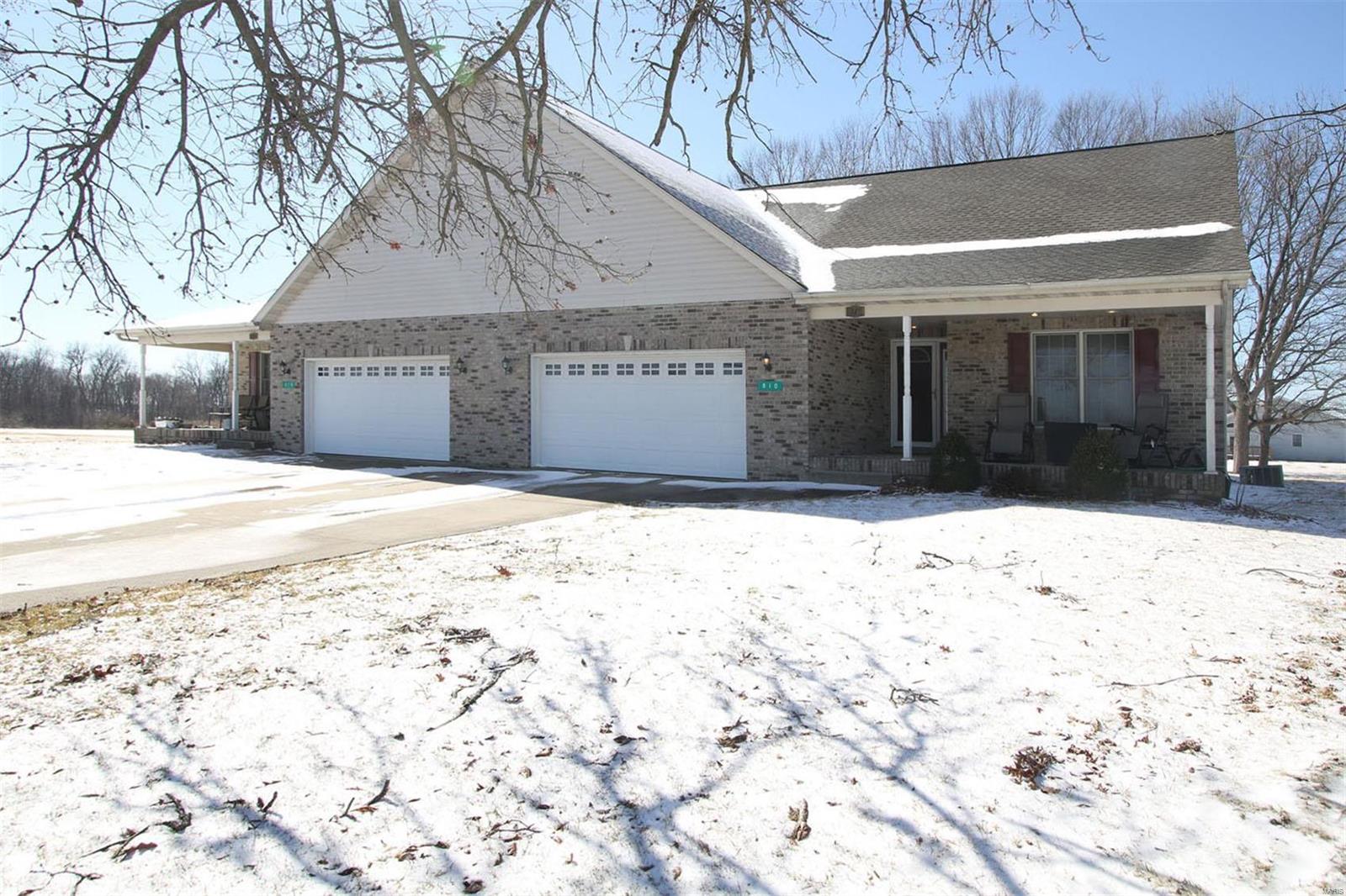 3 Bedroom, 2,669 sq. feet 810 Moreland Road Bethalto, IL