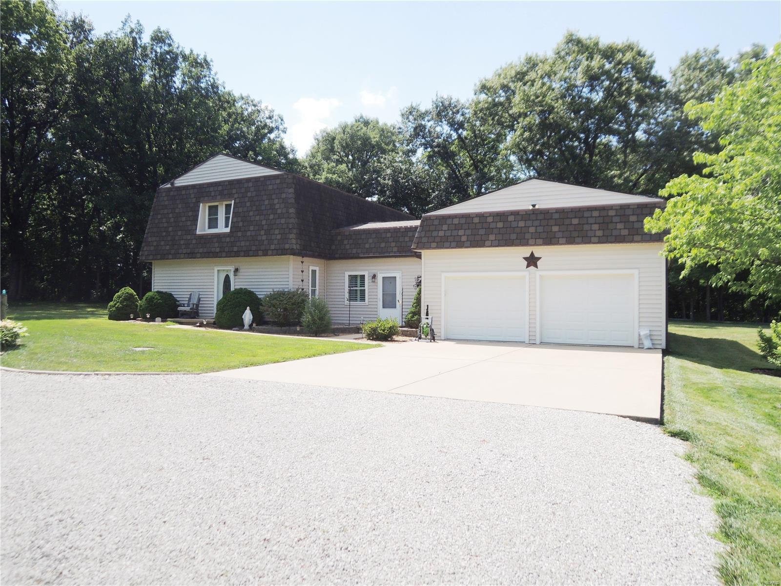 3 Bedroom,  7 Fisher Lane Greenville, IL