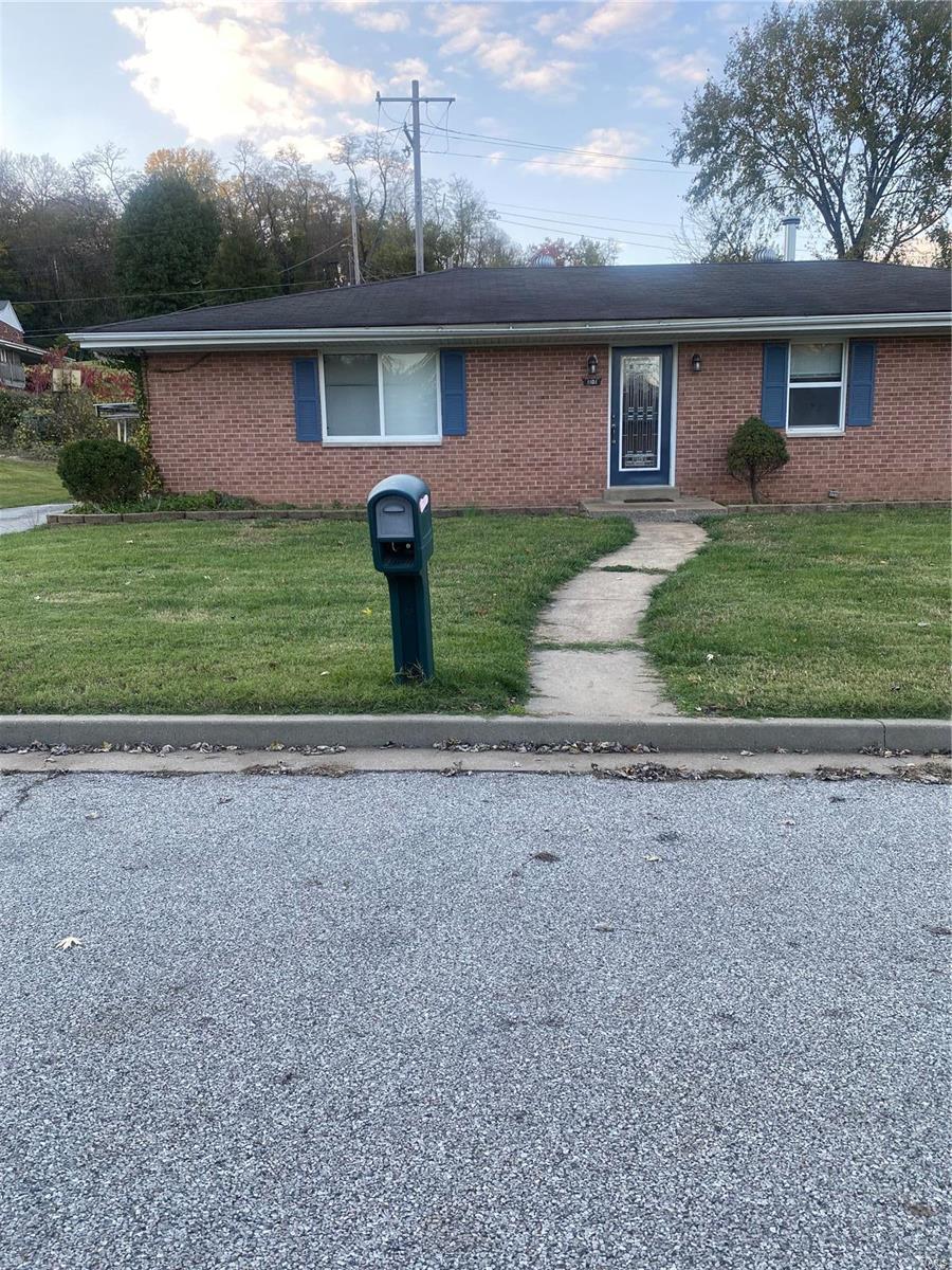 3 Bedroom,  1101 La Pleins Drive East St Louis, IL