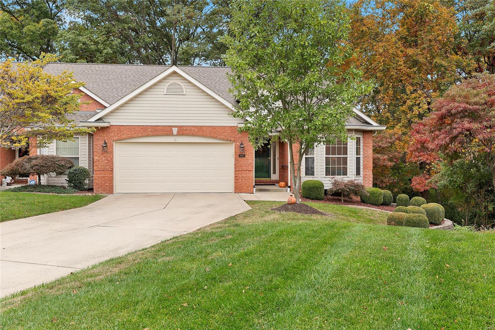 3 Bedroom, 2,738 sq. feet 1957 Hawksbill Drive Belleville, IL