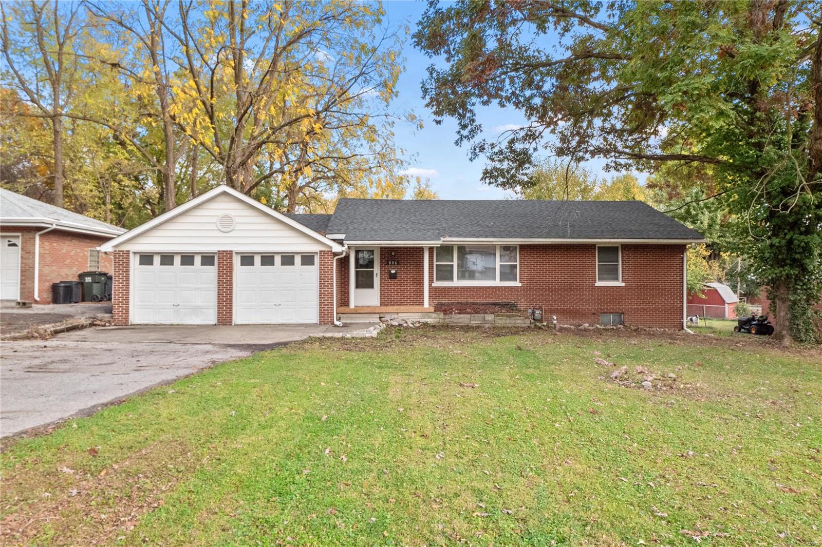 3 Bedroom, 2,056 sq. feet 806 Valley Drive East Alton, IL