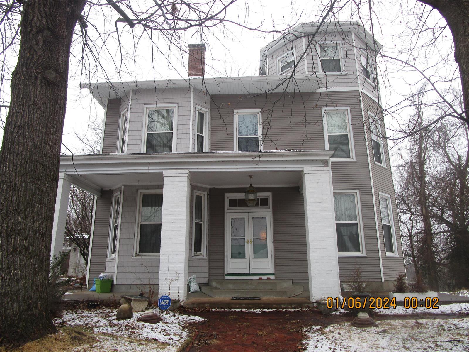 4 Bedroom,  1217 State Street Alton, IL