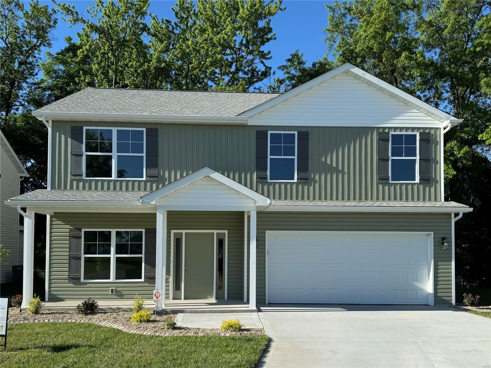 3 Bedroom, 2,116 sq. feet 1461 Lexi Lane Mascoutah, IL