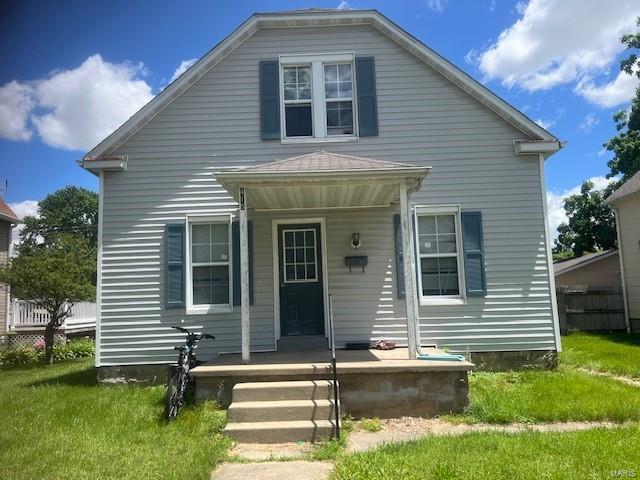 3 Bedroom, 1,319 sq. feet 415 Walnut Street Highland, IL