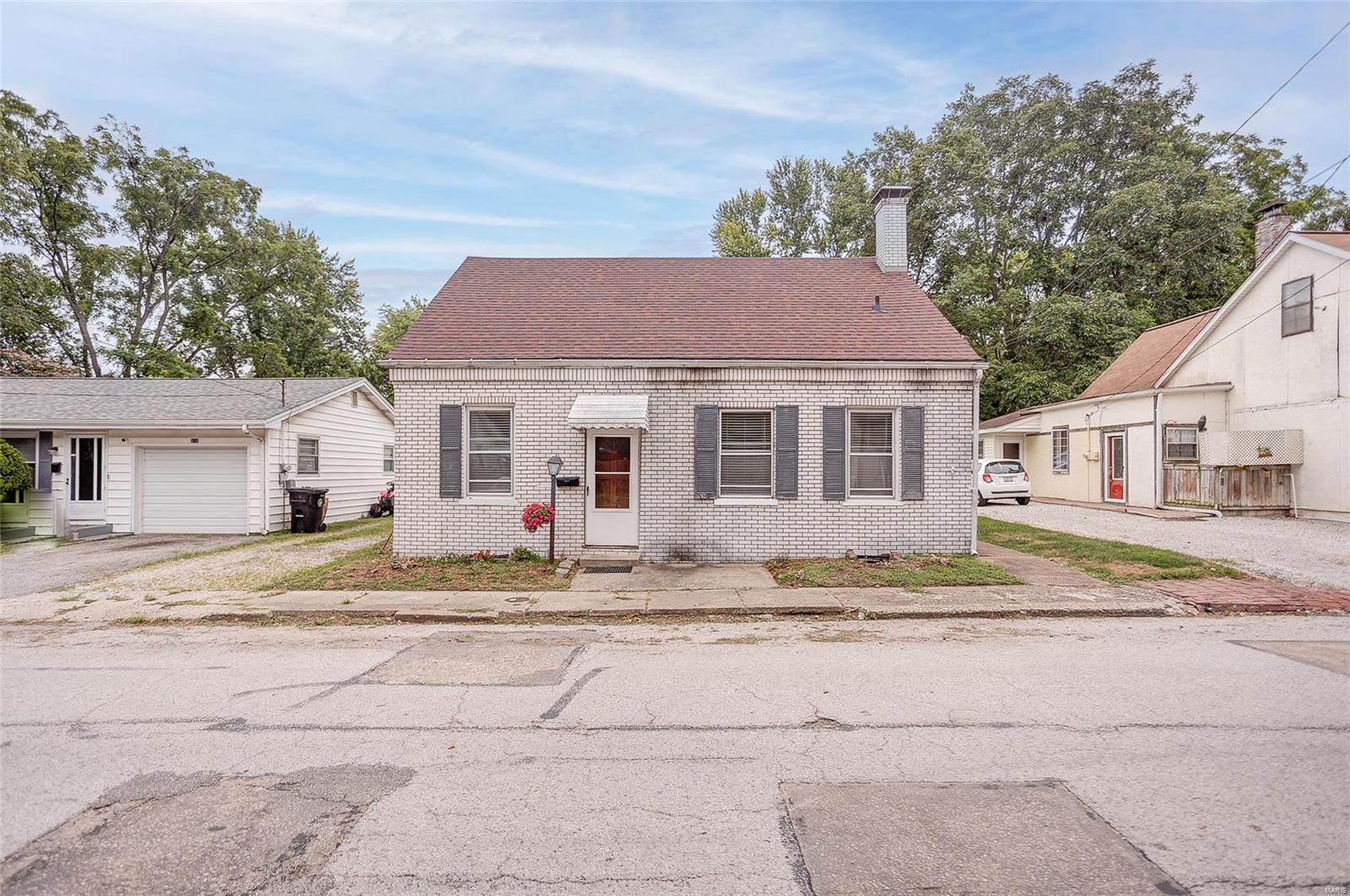 3 Bedroom, 990 sq. feet 312 11th Street Belleville, IL