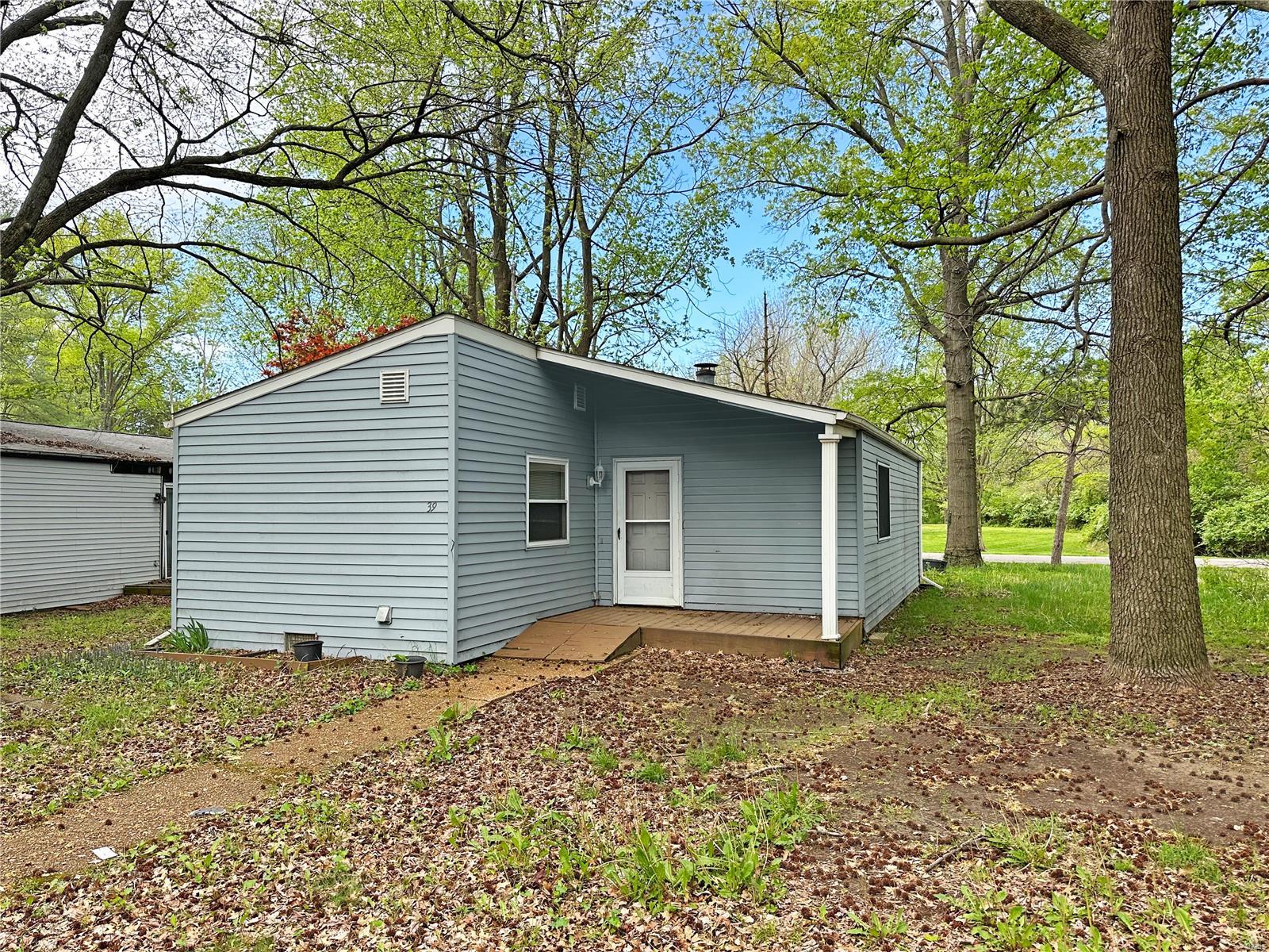 3 Bedroom, 1,050 sq. feet 39 Lilac Street Glen Carbon, IL