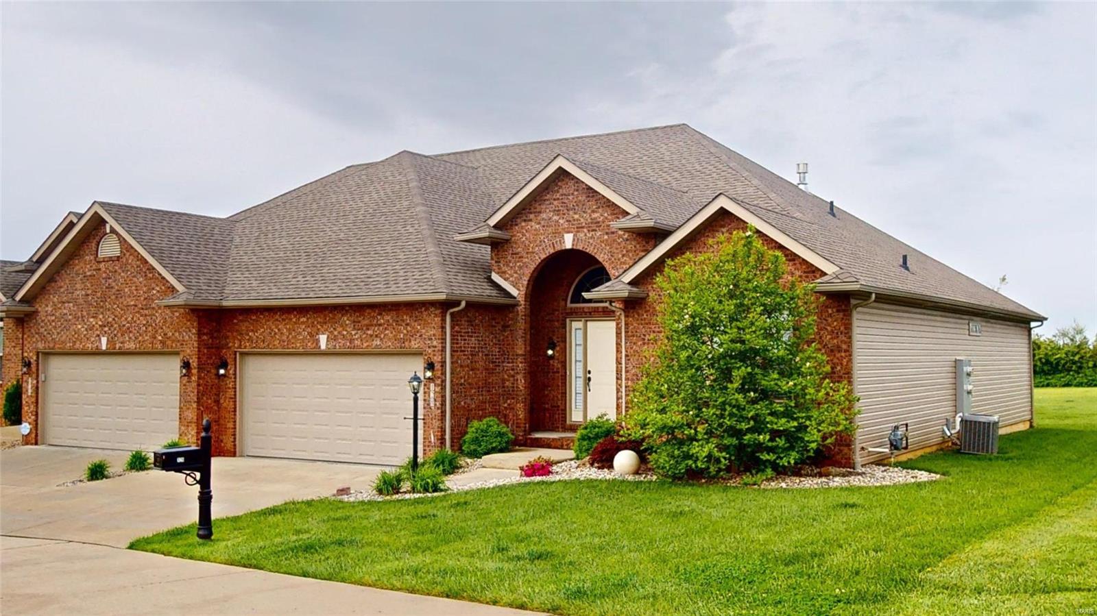 3 Bedroom, 2,720 sq. feet 128 Meredith Lane Glen Carbon, IL