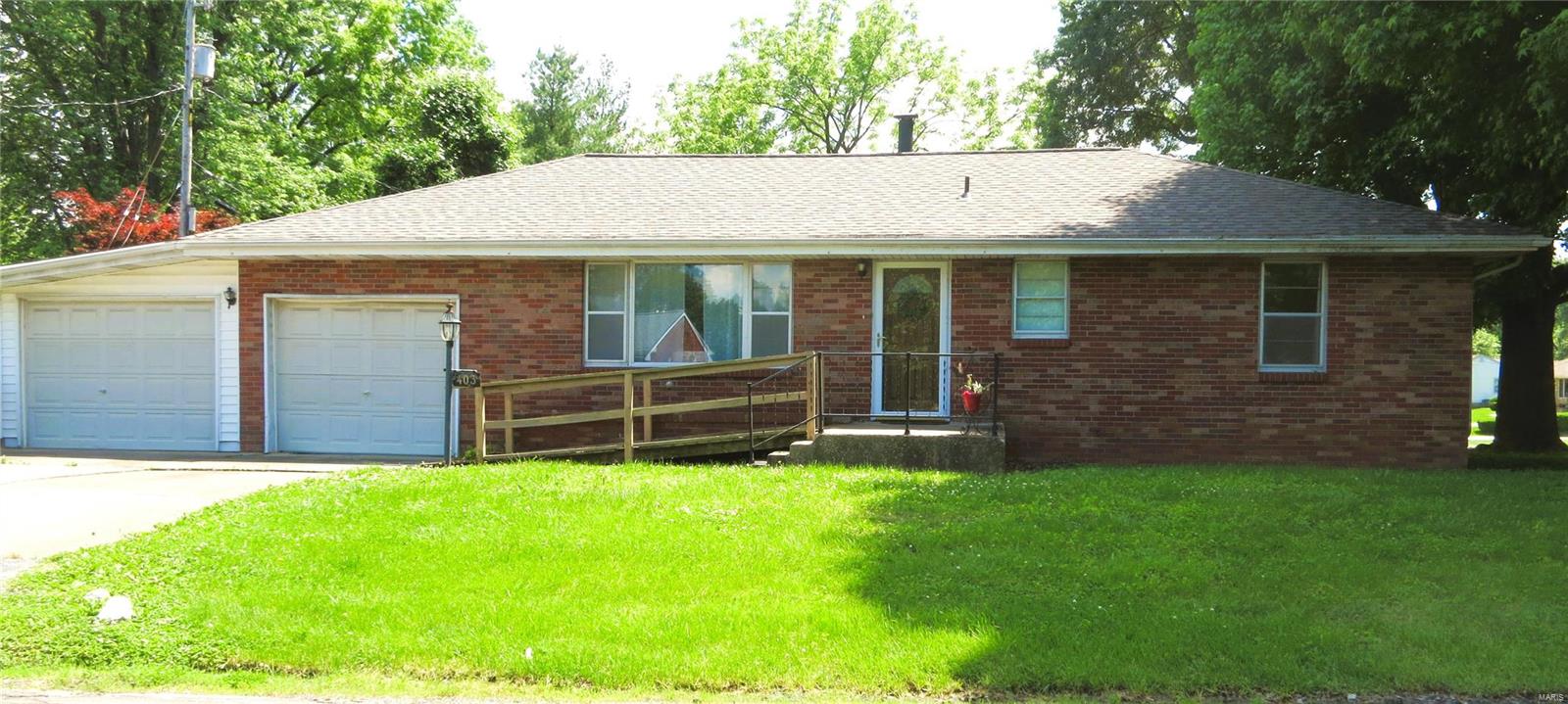 3 Bedroom, 1,000 sq. feet 403 Florida Drive East Alton, IL