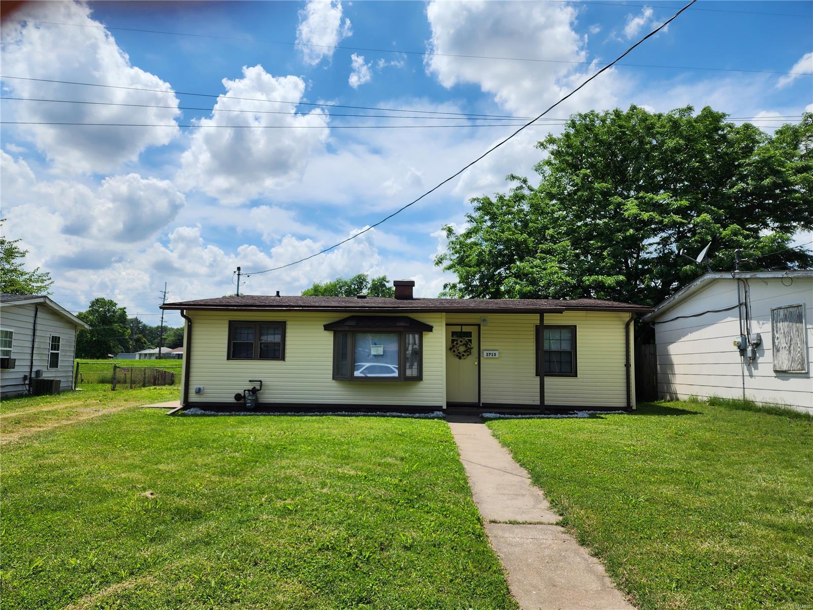 3 Bedroom, 1,137 sq. feet 2713 Dale Avenue Granite City, IL