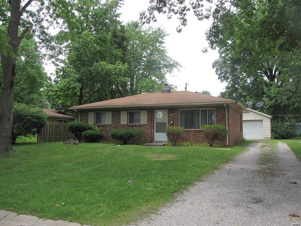 3 Bedroom, 925 sq. feet 4119 Betty Drive Belleville, IL