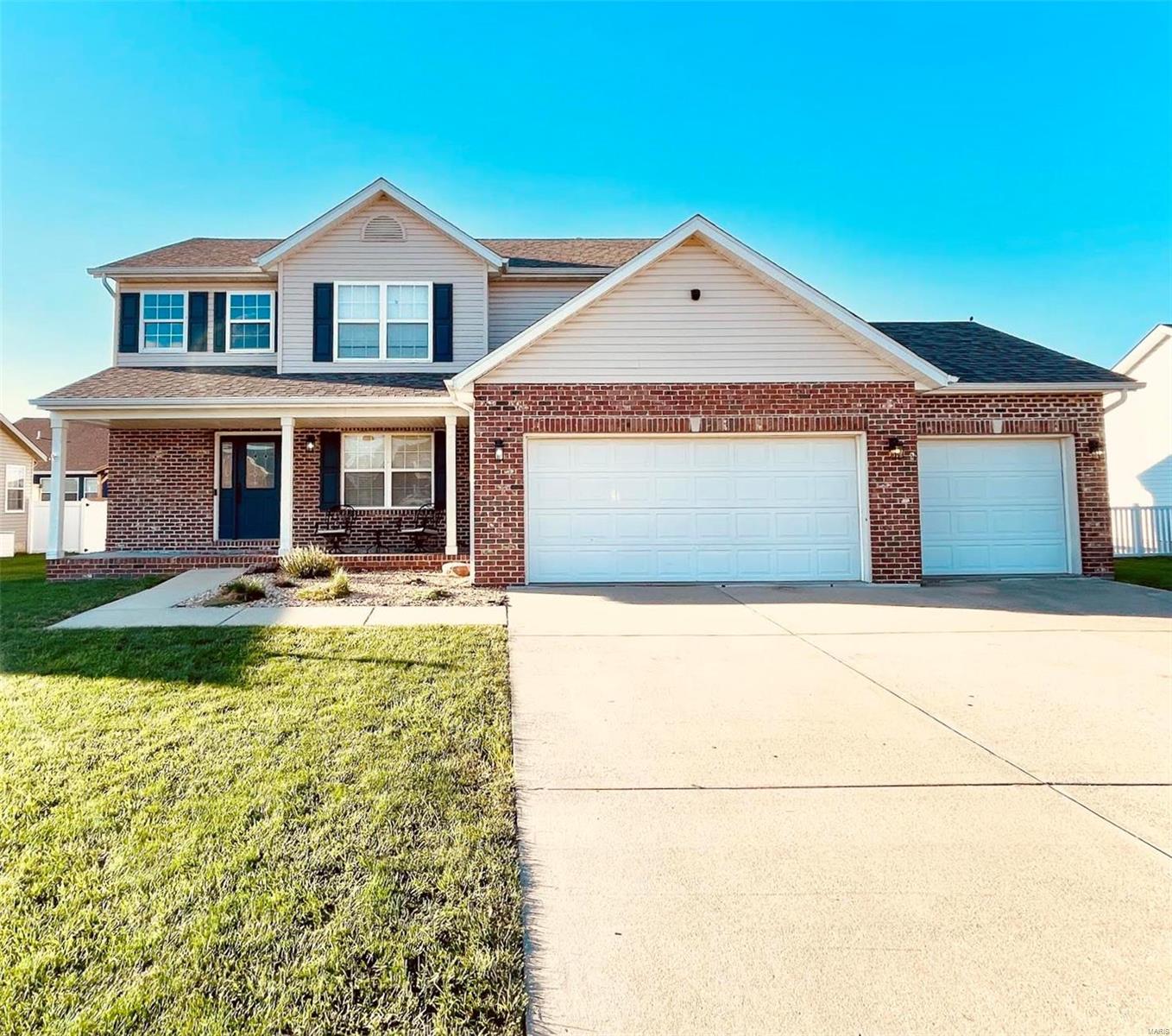 4 Bedroom, 2,350 sq. feet 129 Westmoreland Drive Bethalto, IL