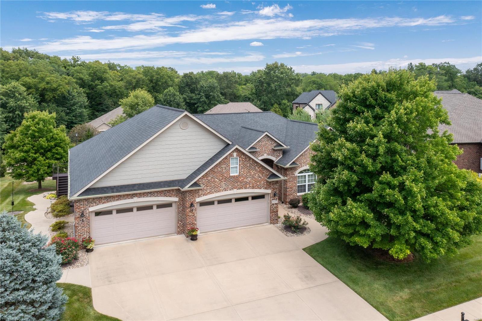 4 Bedroom, 4,293 sq. feet 3758 Cabernet Lane Edwardsville, IL