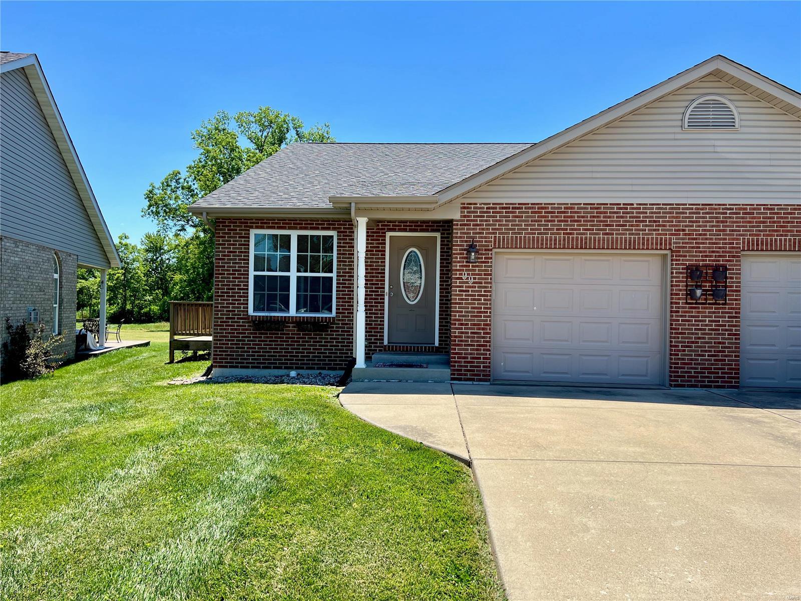 3 Bedroom, 1,399 sq. feet 99 Regency Place Millstadt, IL