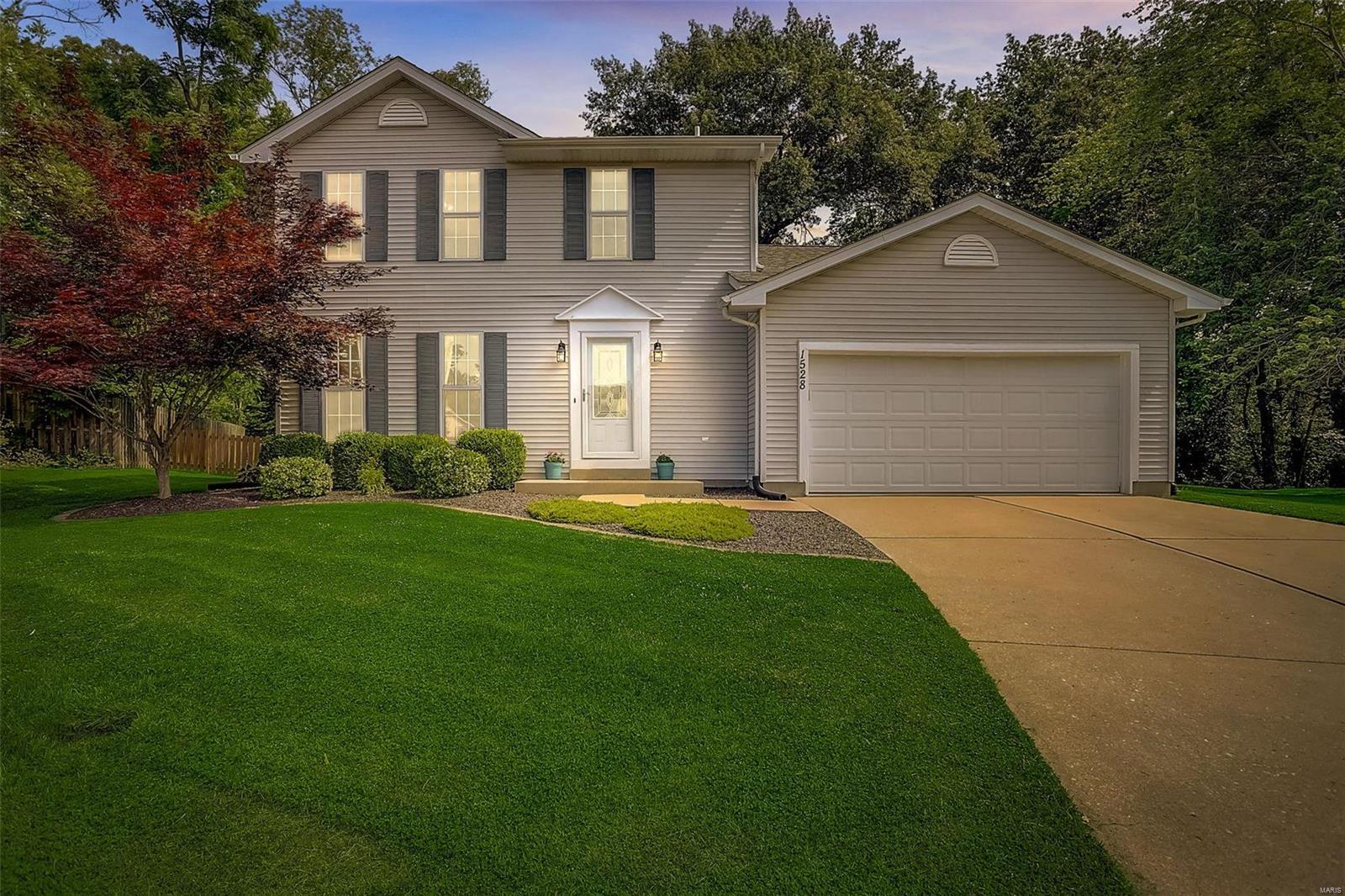 3 Bedroom, 1,696 sq. feet 1528 Oak Ridge Court O'Fallon, IL