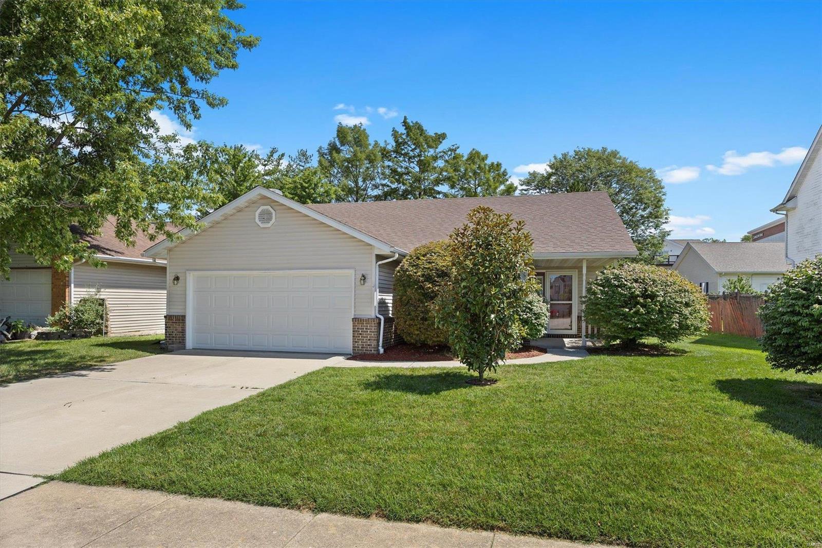 3 Bedroom, 1,250 sq. feet 842 Misty Valley Road O'Fallon, IL