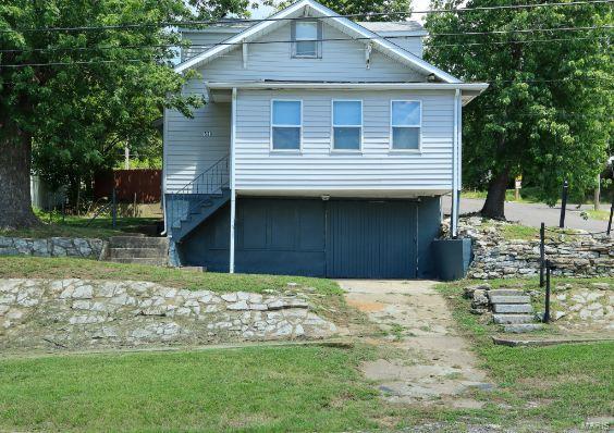 3 Bedroom, 1,209 sq. feet 539 Main Street East Alton, IL