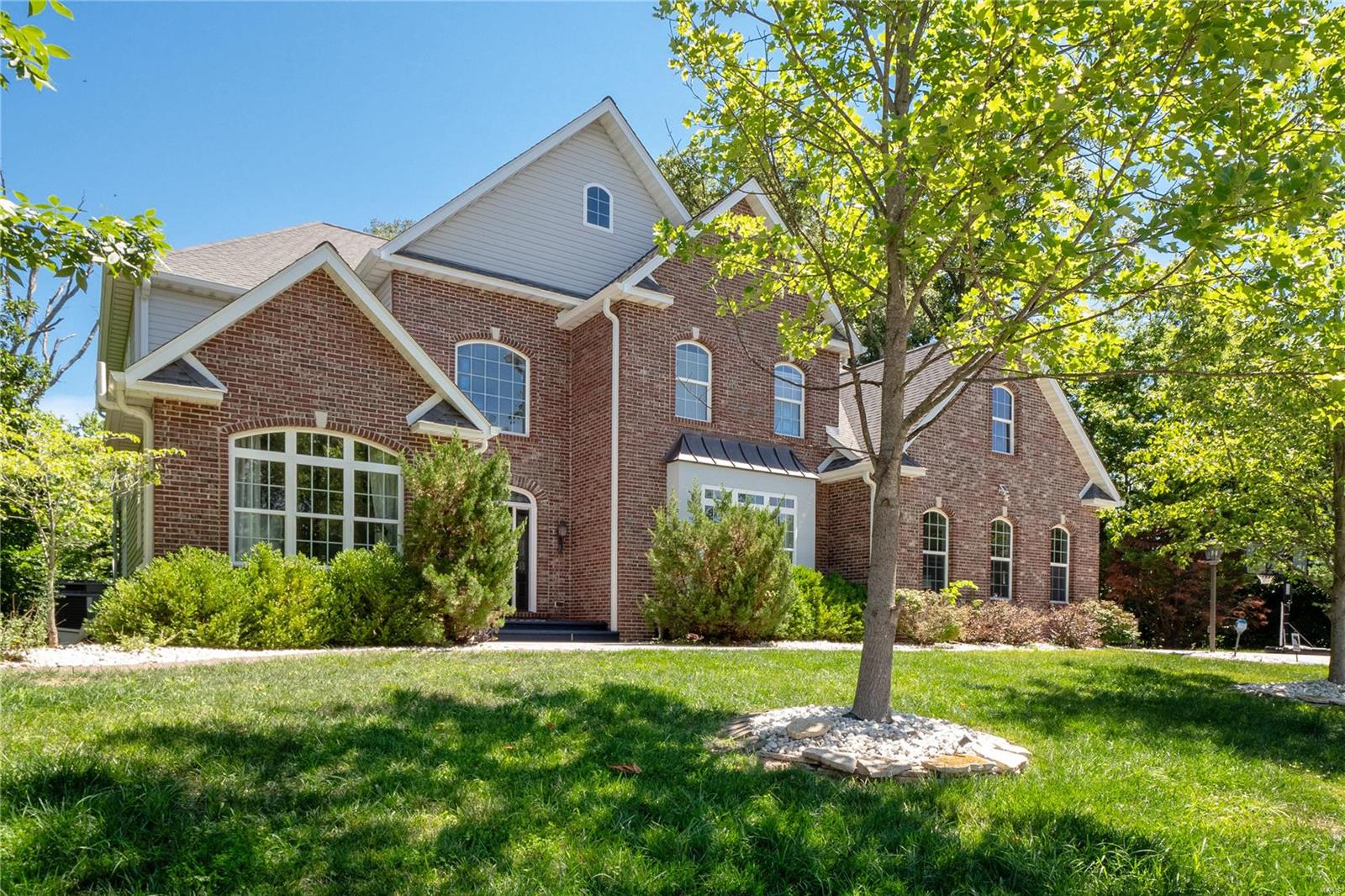 4 Bedroom, 5,081 sq. feet 7439 Creek Ridge Lane Edwardsville, IL