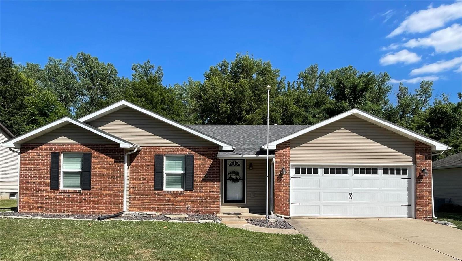 3 Bedroom, 2,477 sq. feet 45 Morningside Drive Glen Carbon, IL