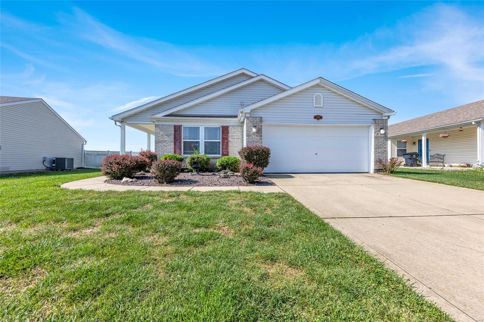 3 Bedroom, 1,998 sq. feet 229 River Laurel Drive Belleville, IL