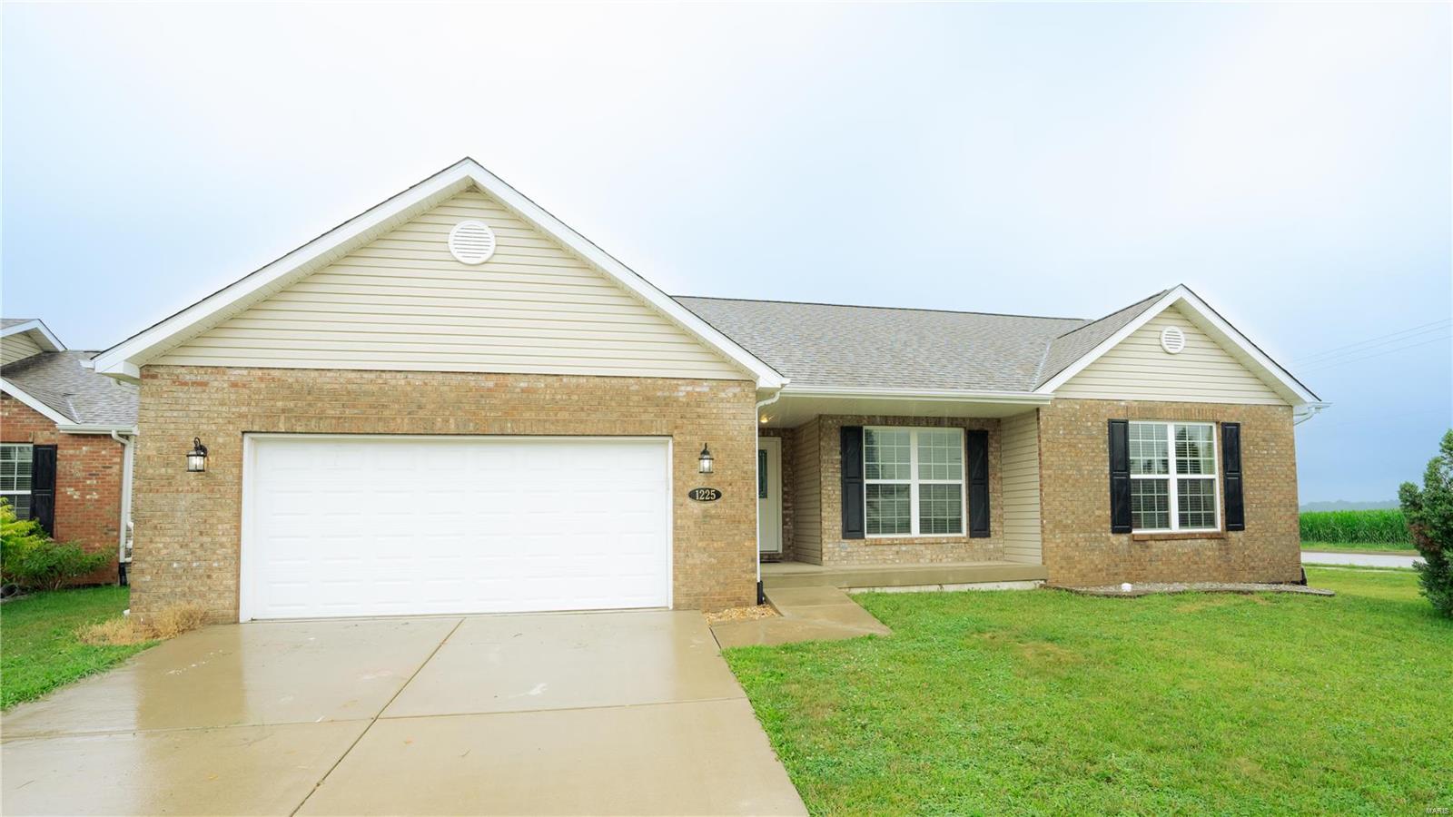 3 Bedroom,  1225 Gulfstream Way Mascoutah, IL