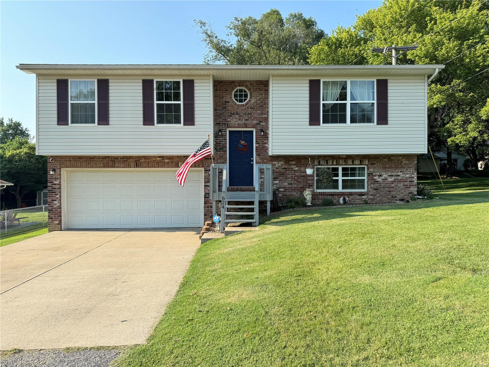 3 Bedroom, 1,726 sq. feet 624 Sitze  East Alton, IL