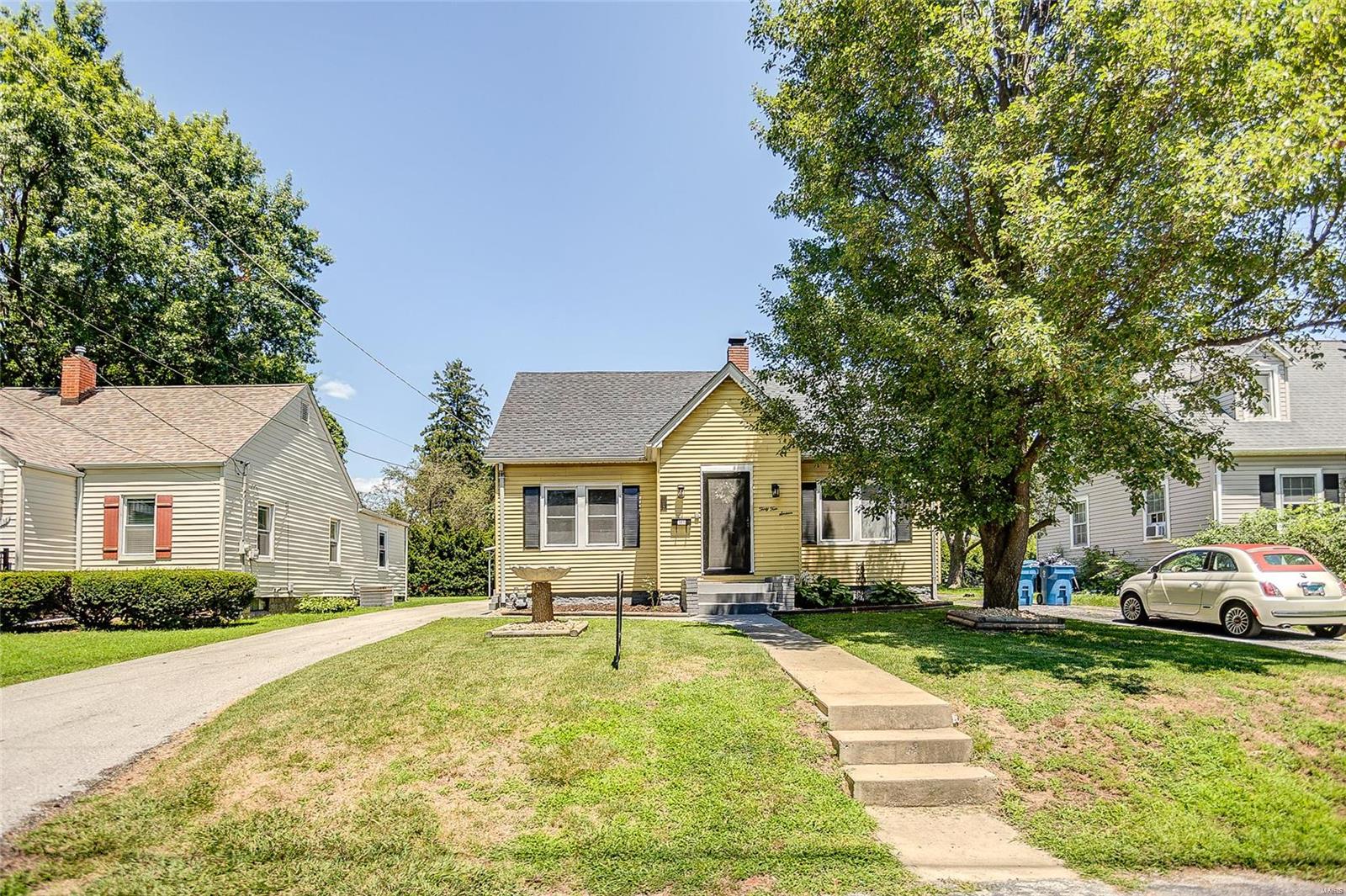 3 Bedroom, 1,245 sq. feet 3416 Leo Street Alton, IL