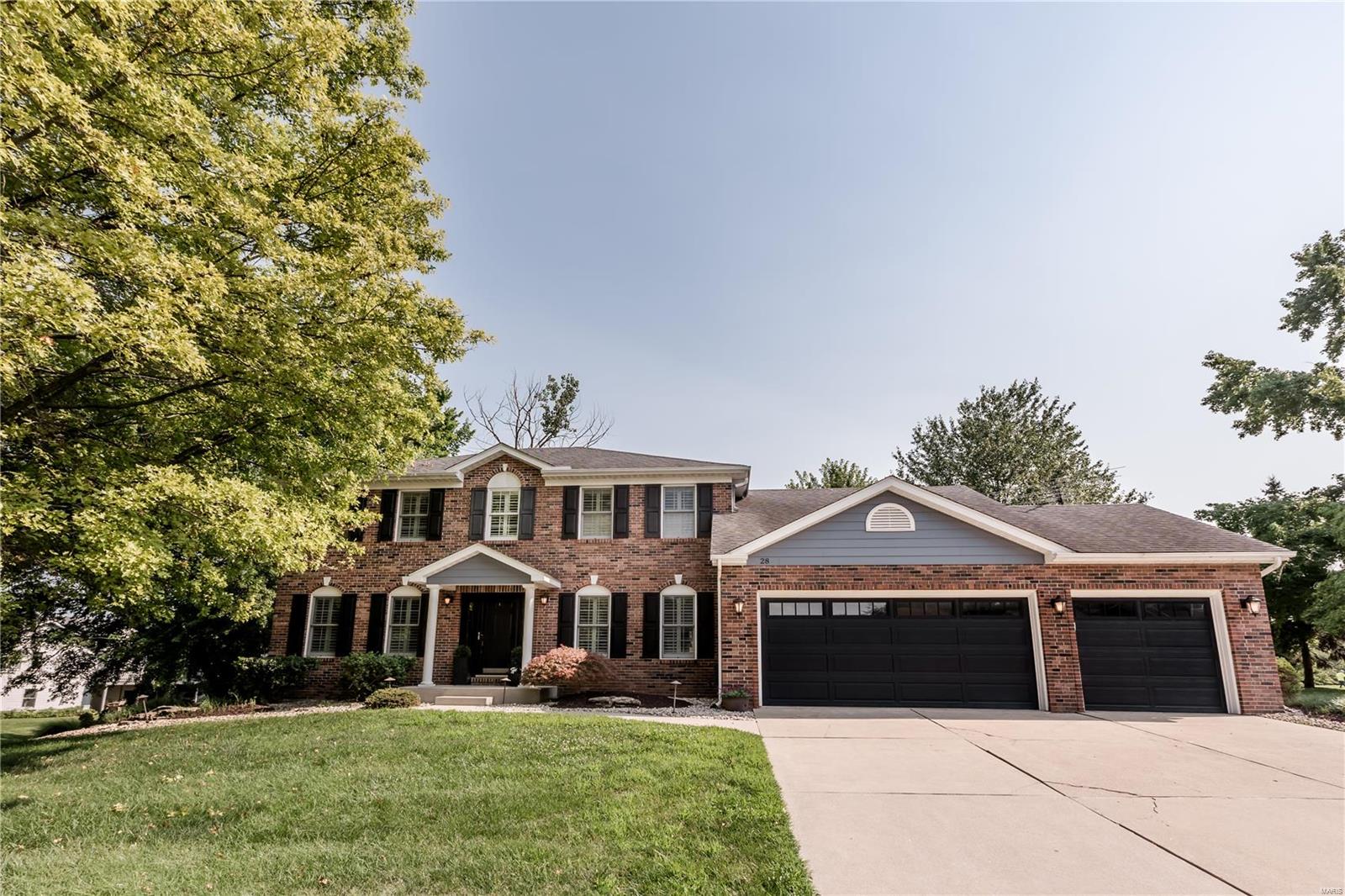 4 Bedroom, 3,579 sq. feet 28 Sierra Drive Glen Carbon, IL