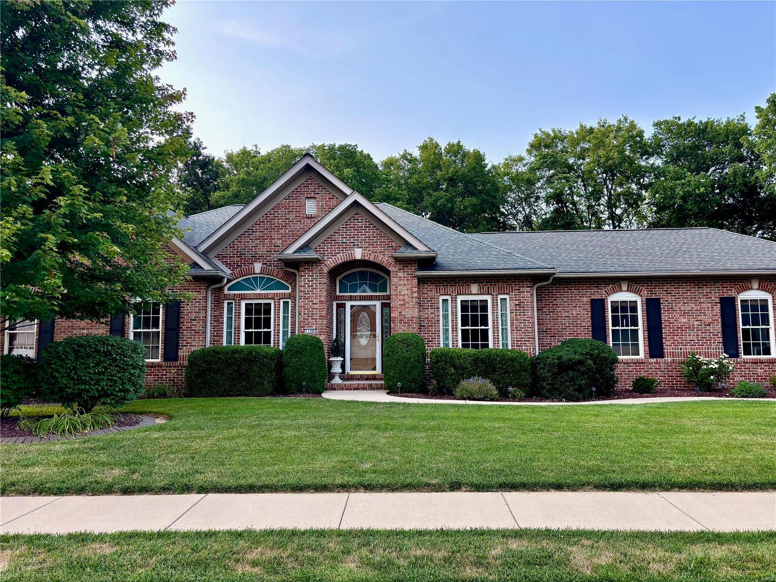 4 Bedroom, 3,535 sq. feet 1108 White Oak Trail Godfrey, IL