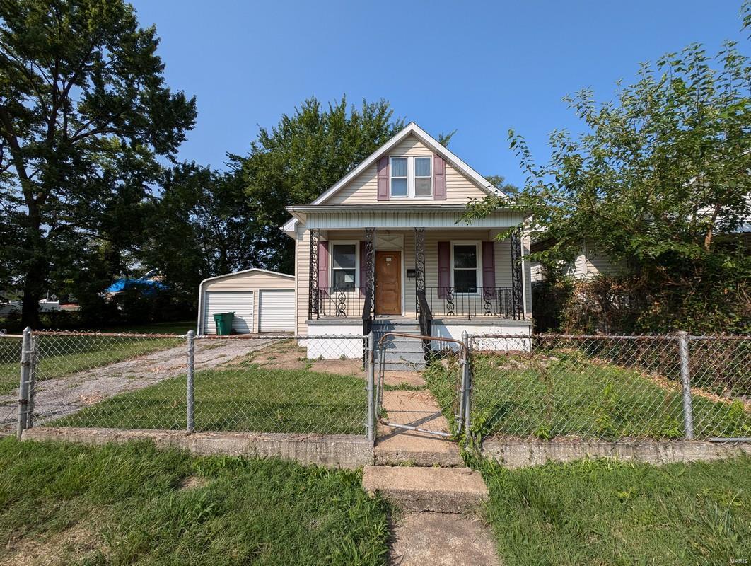 3 Bedroom, 1,188 sq. feet 2618 Gaty Avenue East St Louis, IL