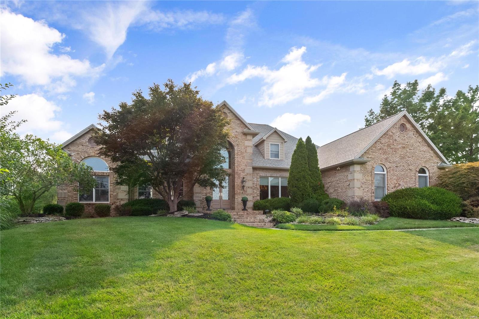 4 Bedroom, 5,221 sq. feet 2004 Golf Course View Drive Edwardsville, IL