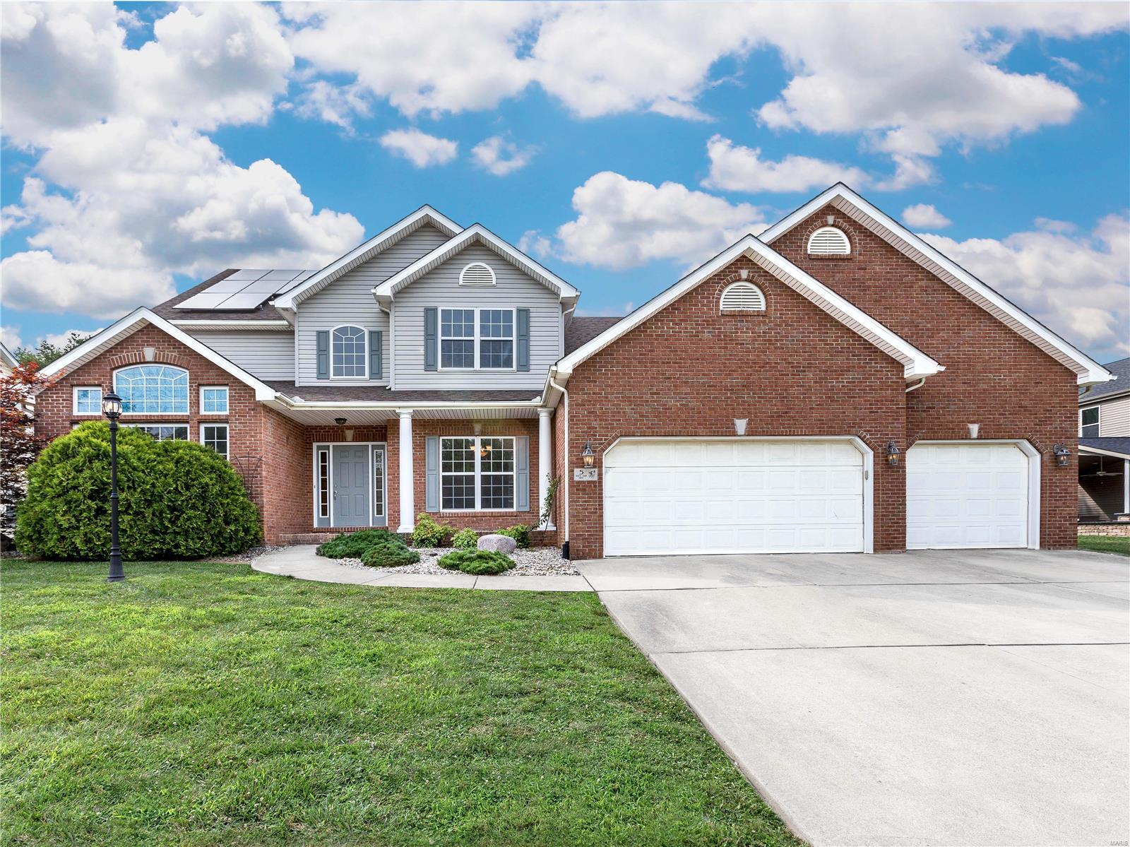 4 Bedroom, 3,244 sq. feet 5 White Fang Drive Glen Carbon, IL