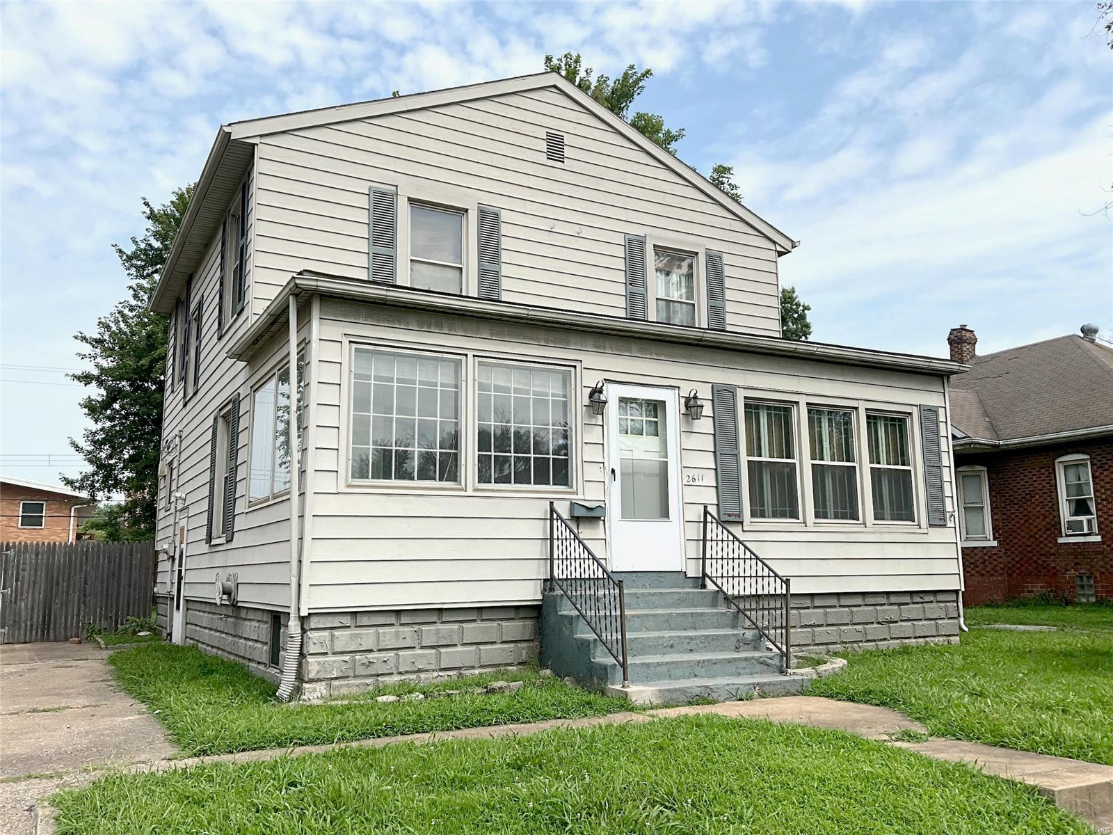 3 Bedroom, 1,708 sq. feet 2611 Iowa Street Granite City, IL