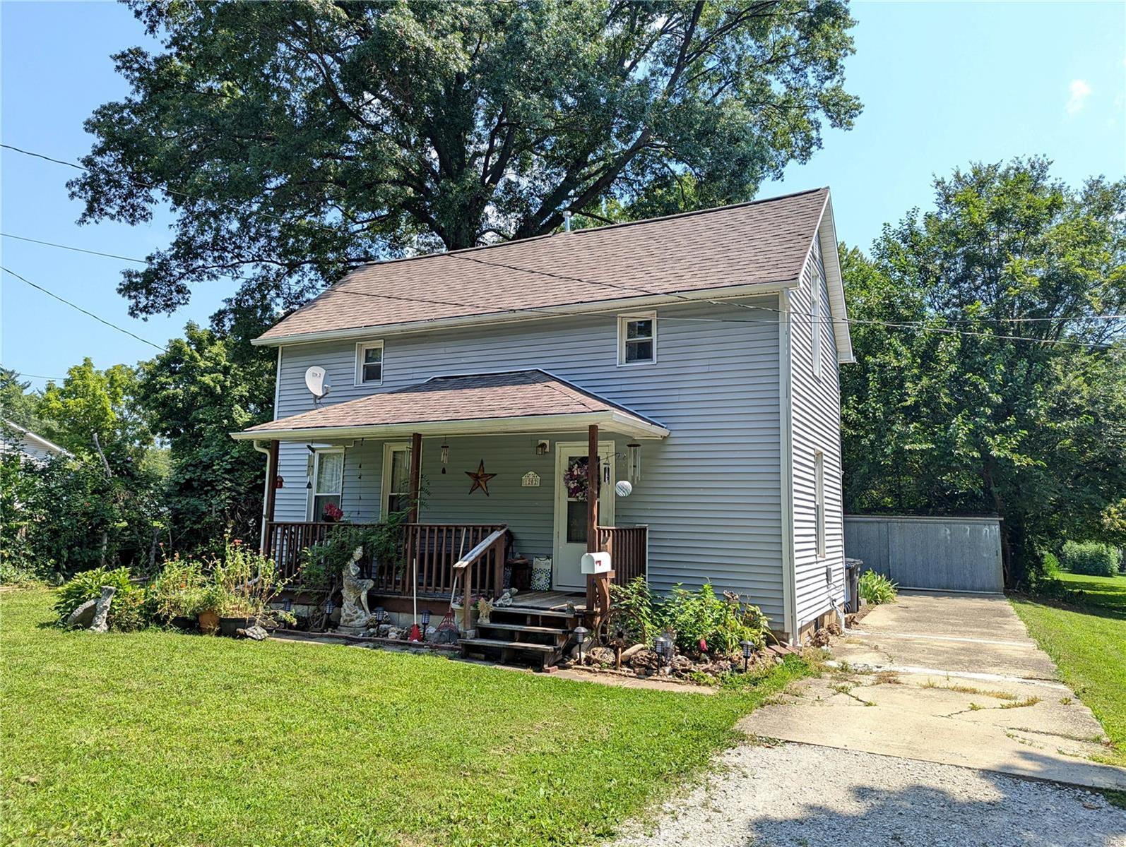 2 Bedroom, 1,280 sq. feet 1202 First  Greenville, IL