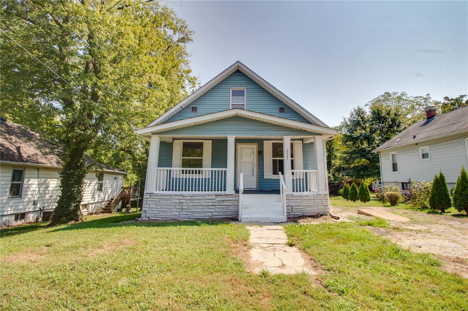 3 Bedroom, 990 sq. feet 2421 Main Street Alton, IL