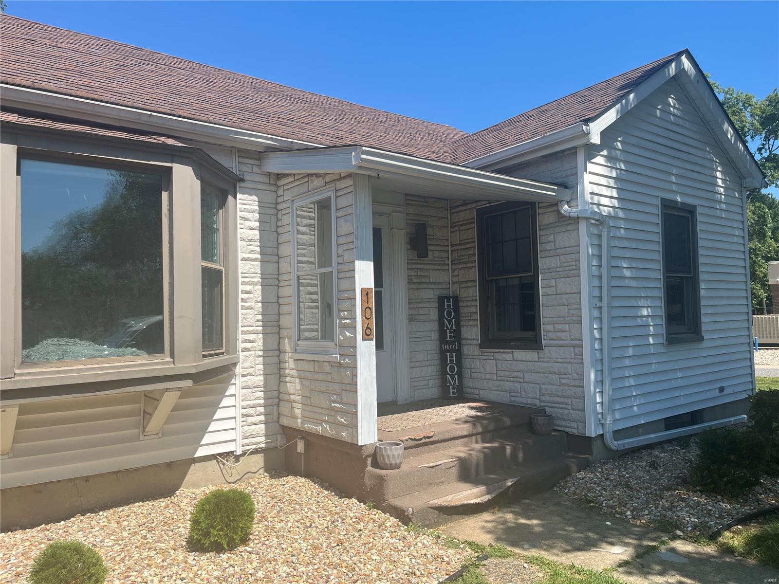 3 Bedroom, 1,072 sq. feet 106 4th Street St Jacob, IL