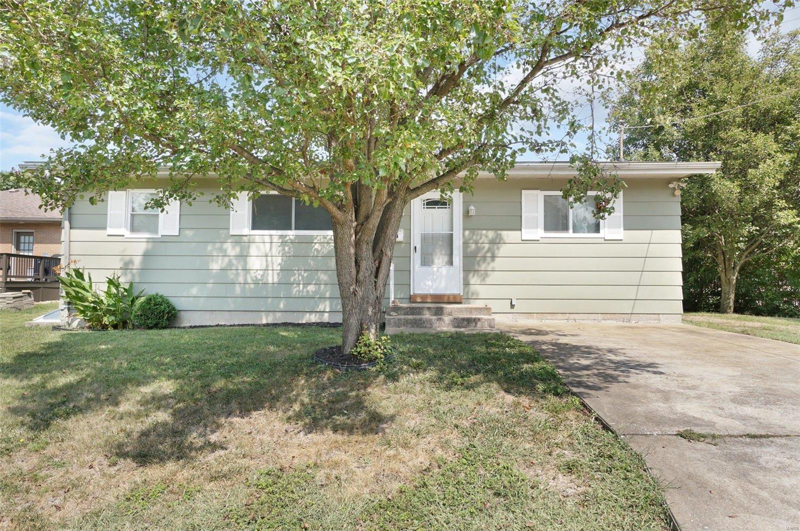 3 Bedroom, 1,120 sq. feet 3314 Huber Street Alton, IL