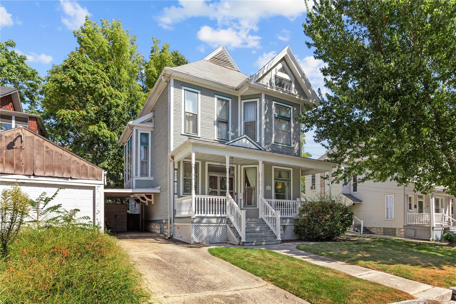 4 Bedroom, 2,460 sq. feet 610 5th Street Alton, IL