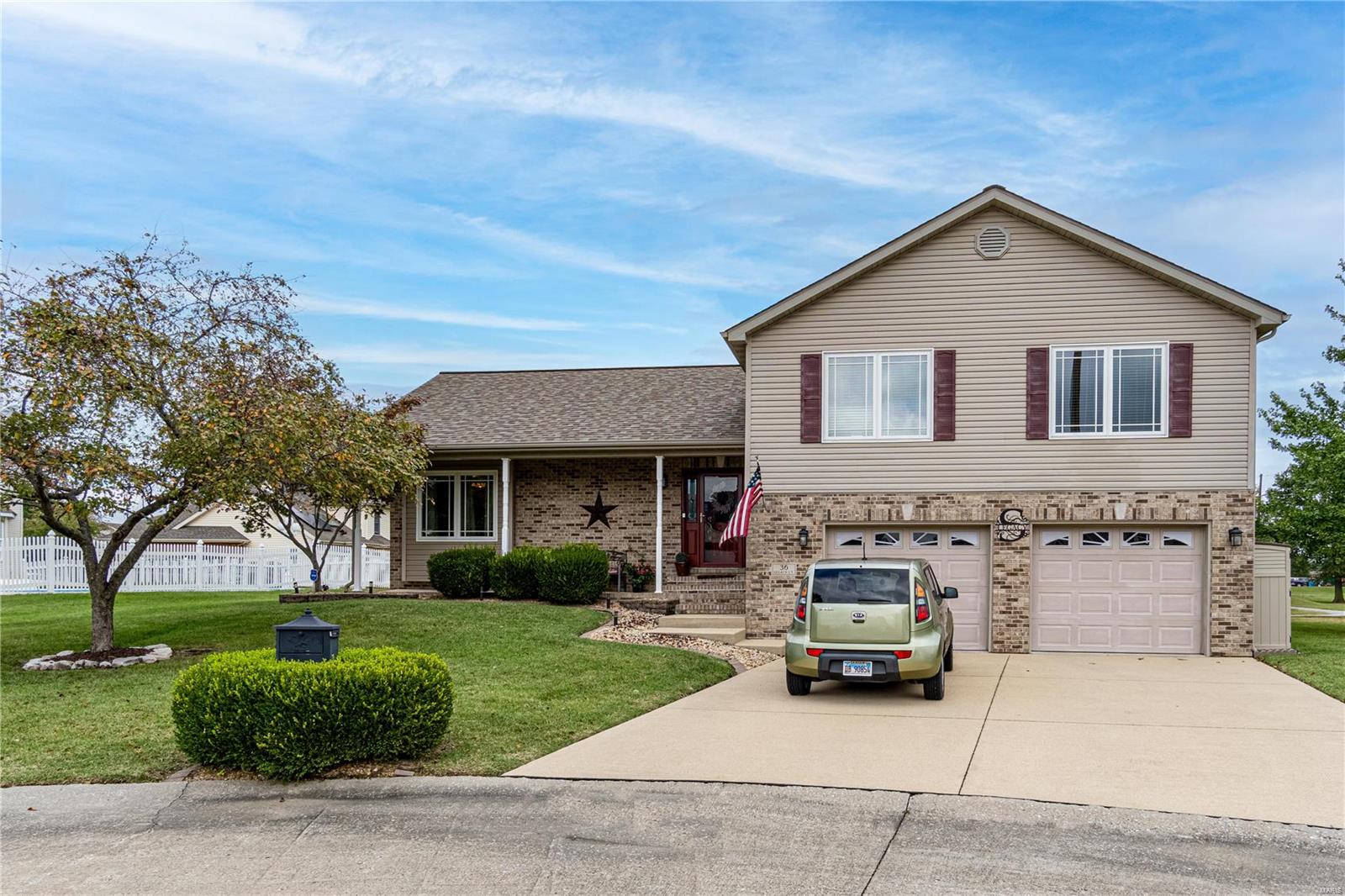 3 Bedroom, 1,806 sq. feet 36 Legacy Drive Granite City, IL