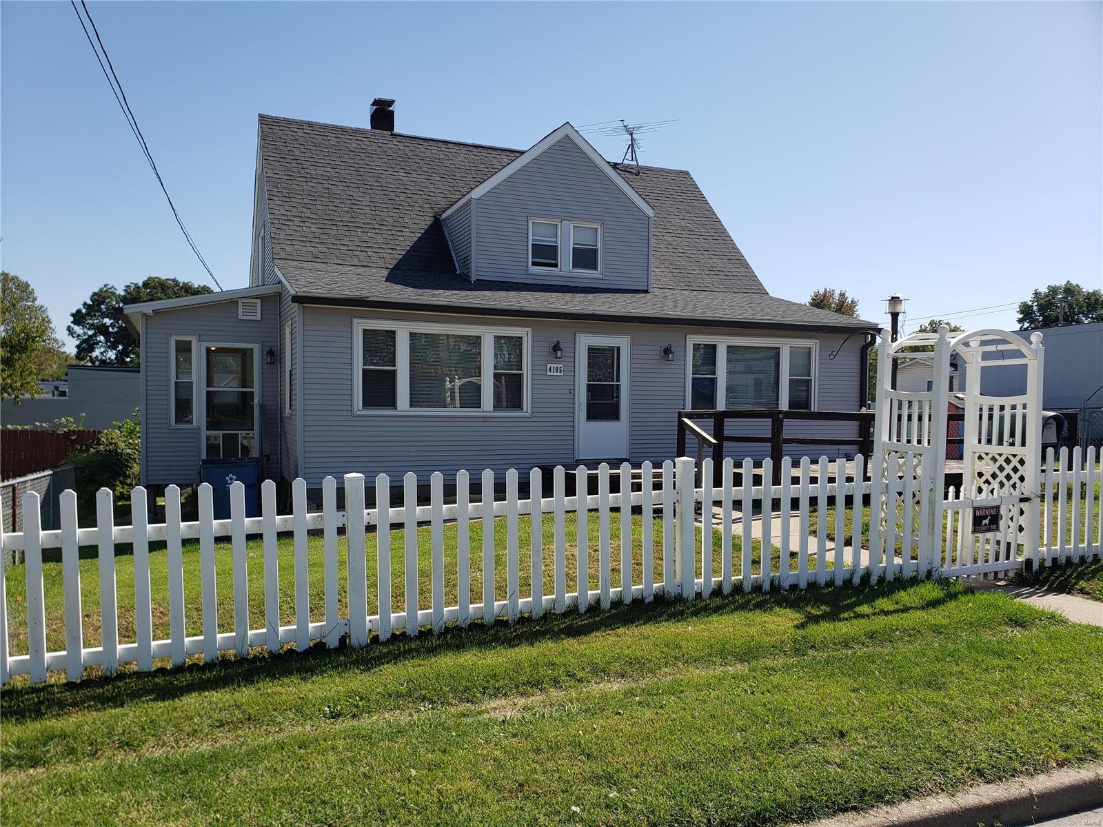 4 Bedroom, 1,542 sq. feet 4105 Alby Street Alton, IL