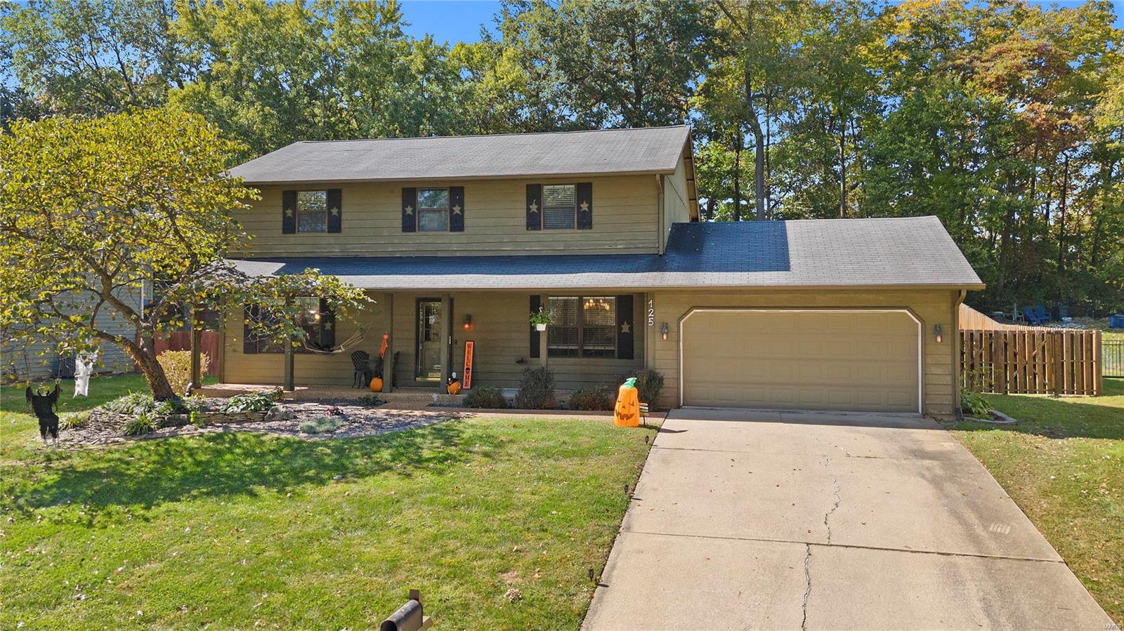 4 Bedroom, 2,072 sq. feet 125 Sugarmill Road Troy, IL