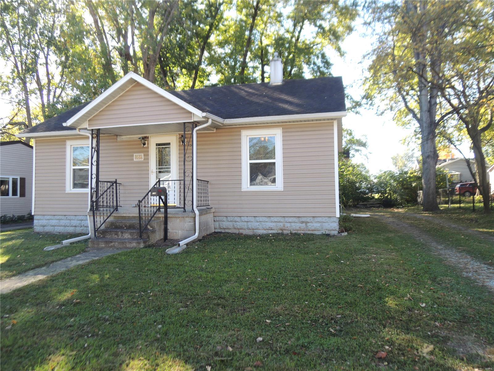 2 Bedroom,  706 Main Street Greenville, IL