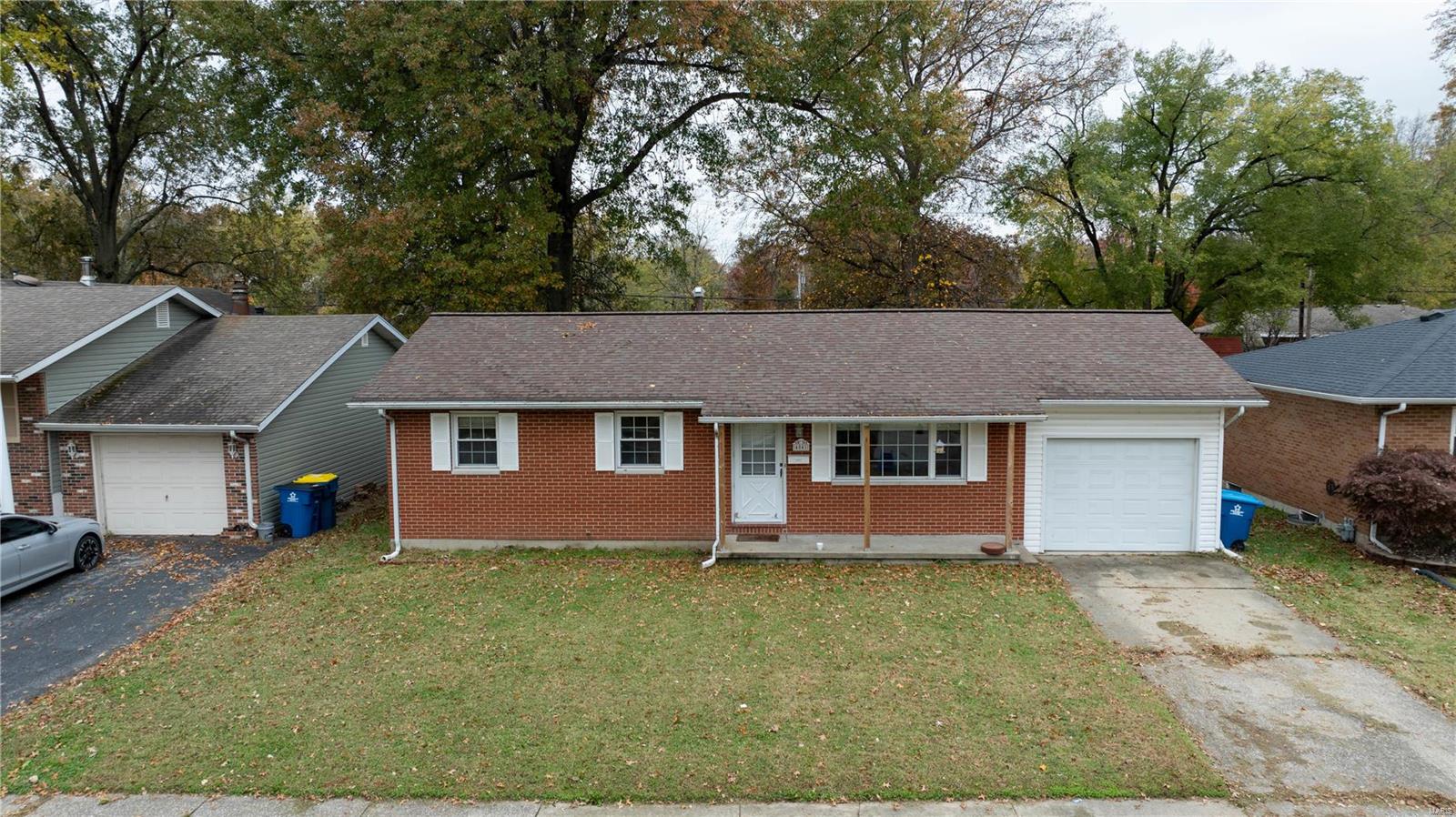 3 Bedroom, 1,053 sq. feet 4041 Sara Street Granite City, IL