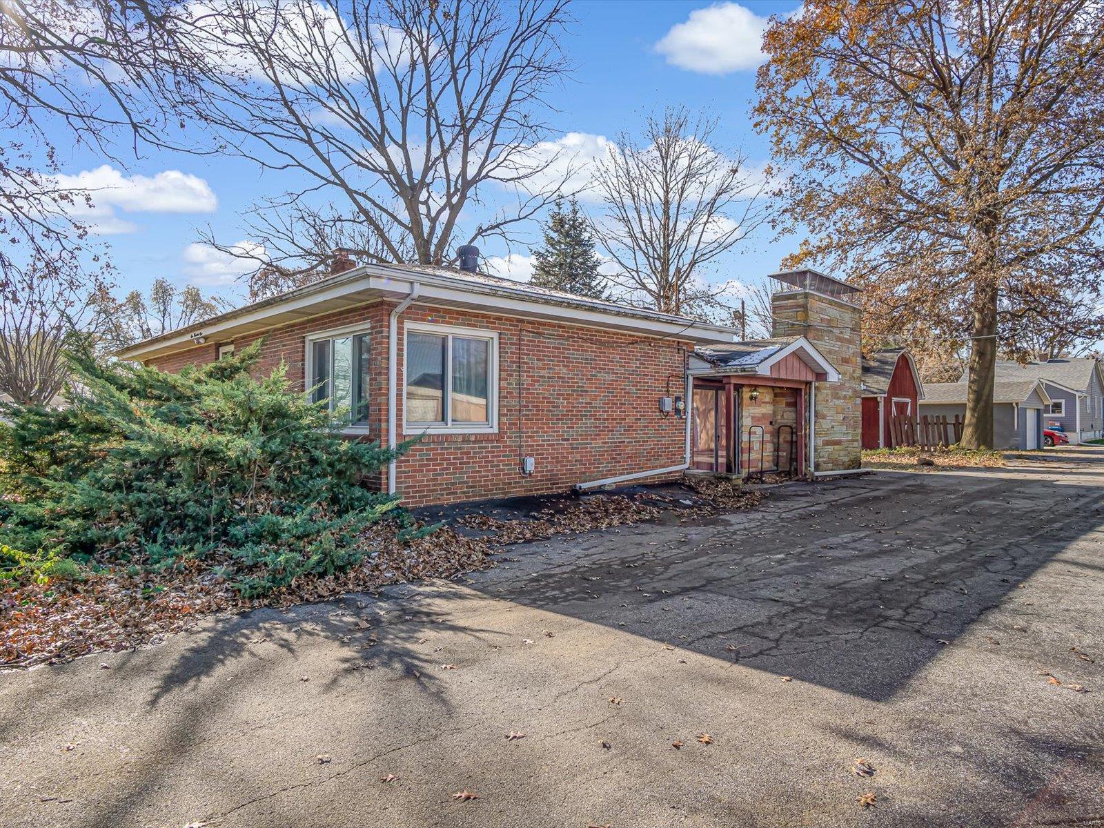 3 Bedroom,  101 Pennsylvania Avenue South Roxana, IL