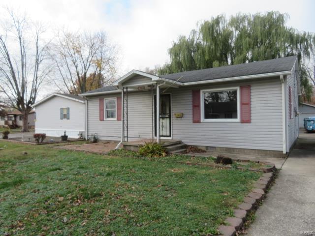 3 Bedroom, 1,548 sq. feet 817 Montgomery Avenue Litchfield, IL