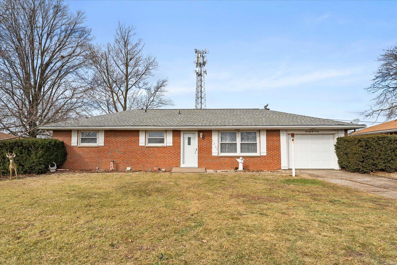 3 Bedroom, 1,100 sq. feet 7206 MONTCLAIR Avenue Godfrey, IL