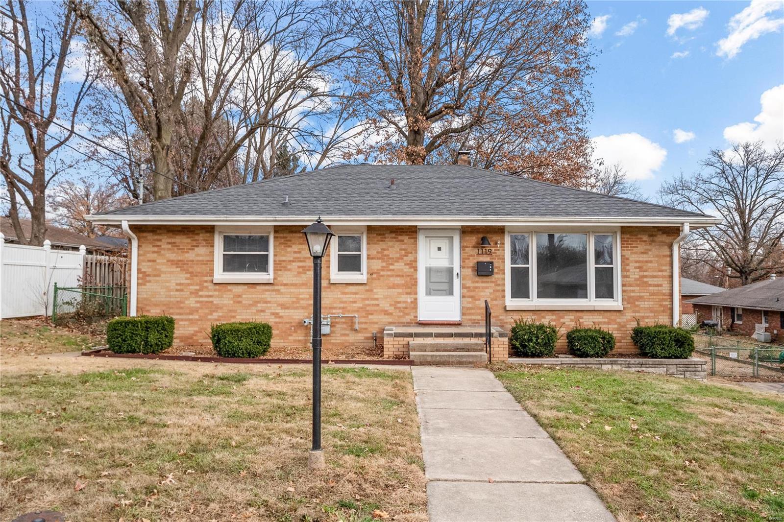 3 Bedroom, 1,160 sq. feet 1119 Beaumont Street Alton, IL