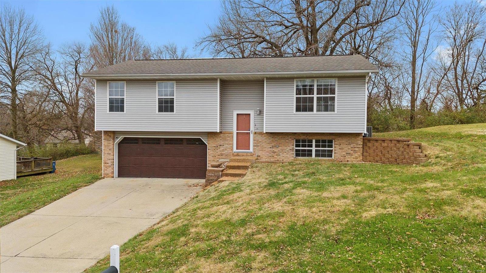 3 Bedroom, 1,600 sq. feet 1307 Fred Street Collinsville, IL